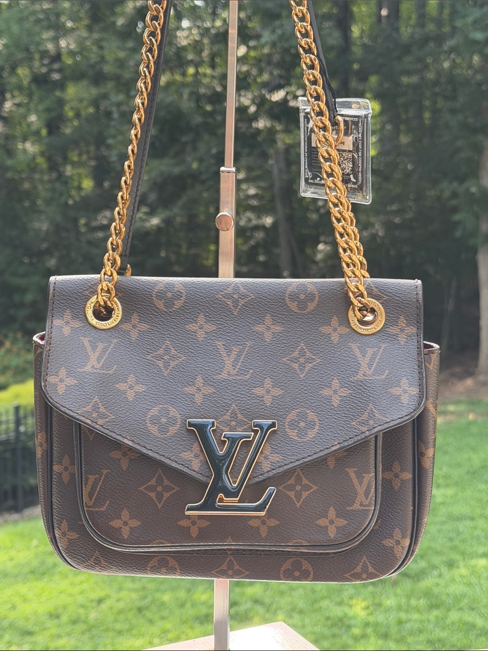 Louis Vuitton Passy Handbag worn Shoulder or Crossbody Gorgeous Condition - Picture 3 of 17